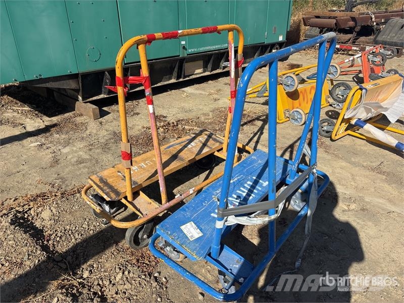 Quantity of (2) Drywall Carts Hejsespil, hejseværk og materialelifte
