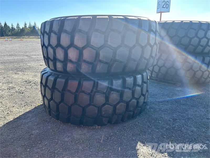 Quantity of (2) HILO BDTS 29.5x25 E4 Tires (Unused Tyres, wheels and rims