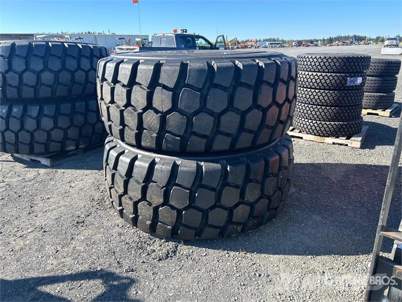 Quantity of (2) HILO BDTS 29.5x25 E4 Tires (Unused Tyres, wheels and rims
