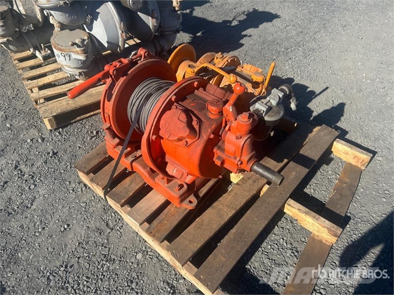 Quantity of (2) Ingersoll-Rand Pneumatic Winch Seilwinden, Bauaufzüge und Lastenaufzüge