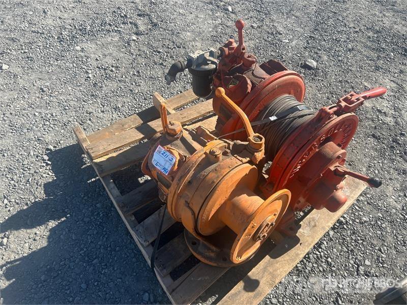 Quantity of (2) Ingersoll-Rand Pneumatic Winch Seilwinden, Bauaufzüge und Lastenaufzüge