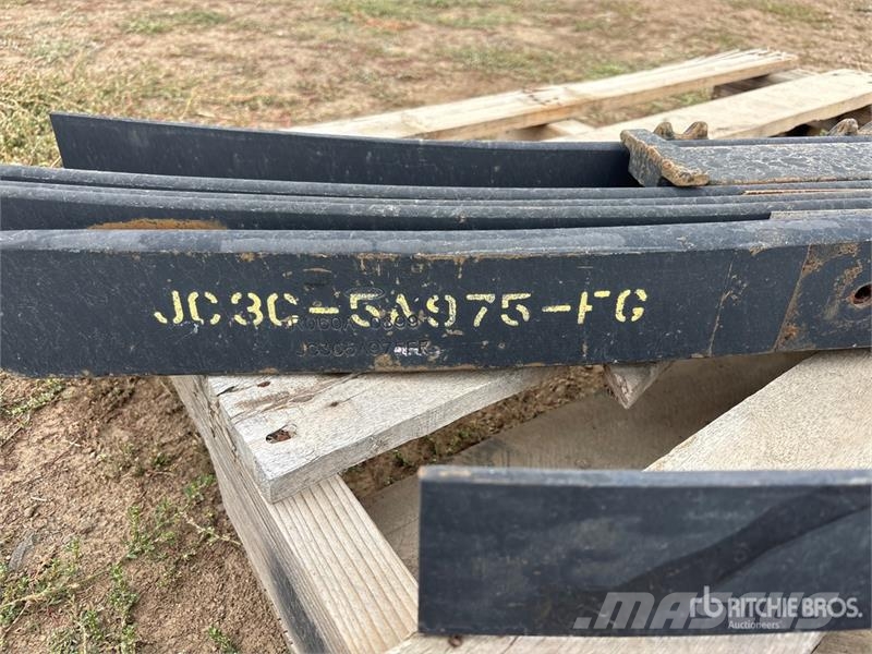  Quantity of (2) Leaf Springs Коммерческий транспорт - Другие