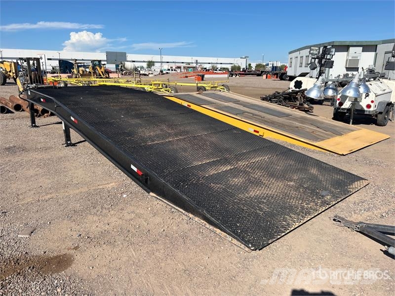 Quantity of (2) Loading Ramps Andere Zubehörteile