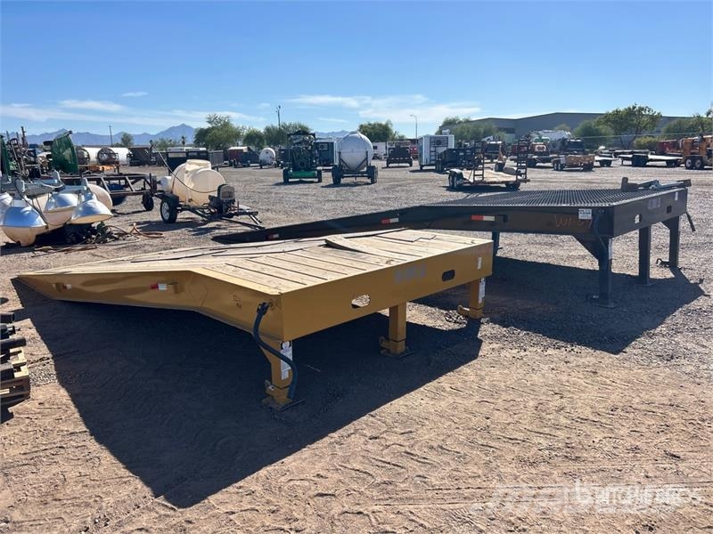 Quantity of (2) Loading Ramps Andere Zubehörteile