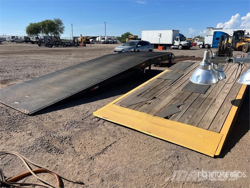 Quantity of (2) Loading Ramps Andere Zubehörteile