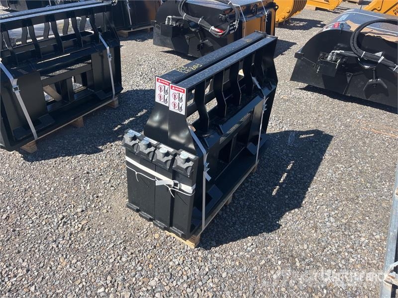  Quantity of (2)  LYALS ALSF48 48 in Skid Steer For Çatallar