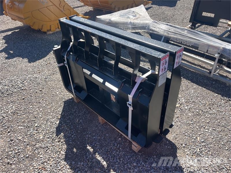  Quantity of (2)  LYALS ALSF48 48 in Skid Steer For Çatallar