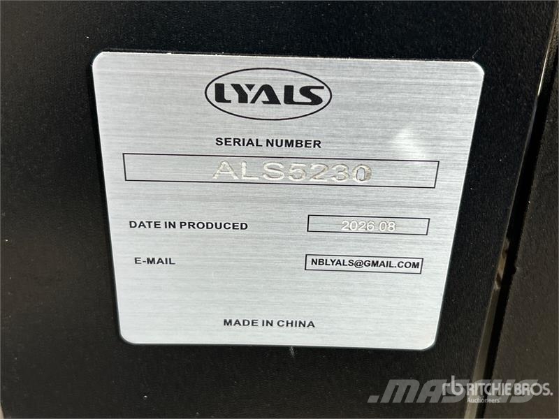  Quantity of (2)  LYALS ALSF48 48 in Skid Steer For フォーク