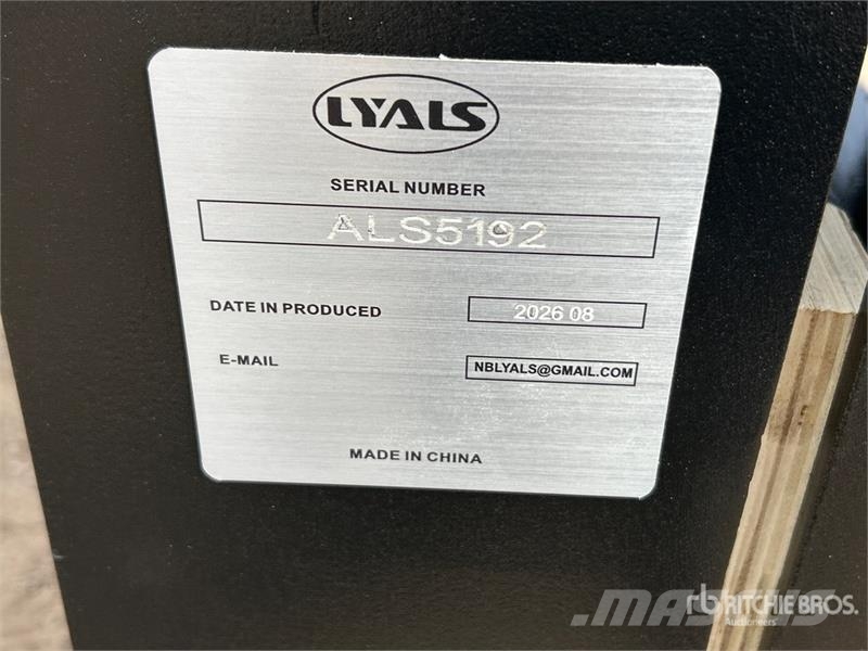  Quantity of (2)  LYALS ALSF48 48 in Skid Steer For フォーク
