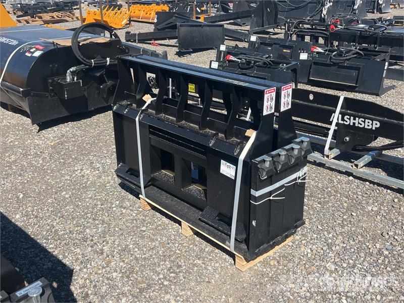  Quantity of (2)  LYALS ALSF48 48 in Skid Steer For Çatallar