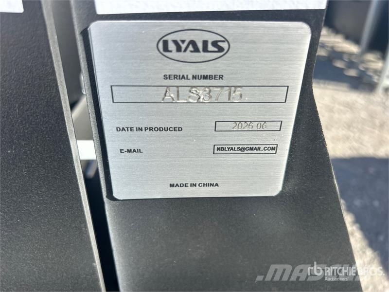 Quantity of (2) LYALS ALSF48 Skid Steer Forks (Un Garfos