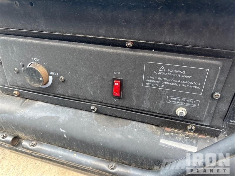 Quantity of (2) Mr. Heater 175000 BTU Space Heater Equipamento de aquecimento e descongelamento