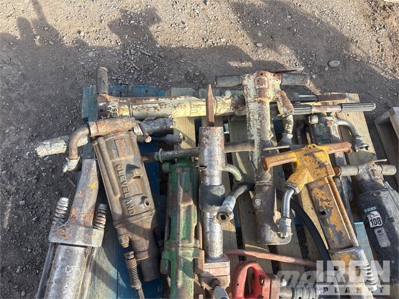 Quantity of (2) Pallets of Pneumatic jackhammers, Outros componentes
