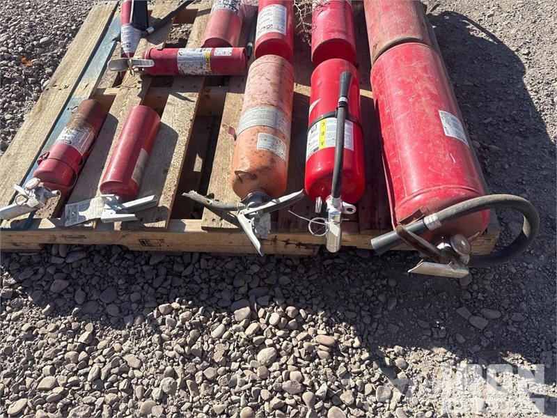 Quantity of (2) Pallets of Fire Extinguisher Outros componentes