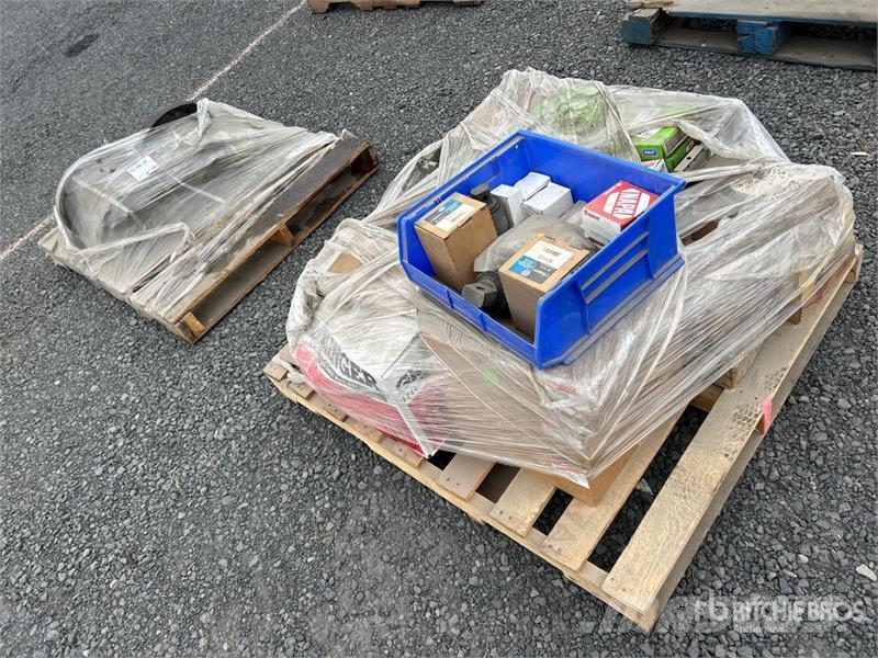  Quantity of (2) Pallets of Misc. Parts トラック・トレーラー - 　その他