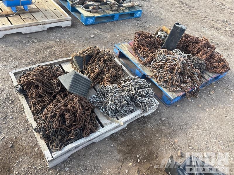 Quantity of (2) Pallets of Wheel chains Outros componentes