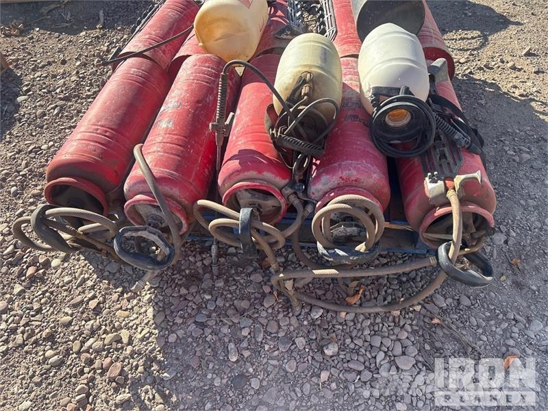 Quantity of (2) Pallets of Concrete Sprayers 建設機械 - その他