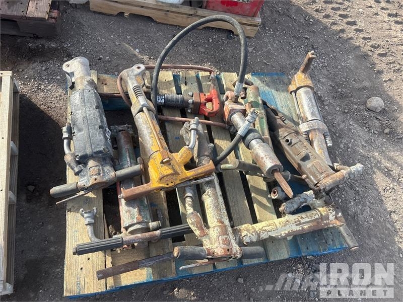 Quantity of (2) Pallets of Pneumatic jackhammers, Outros componentes