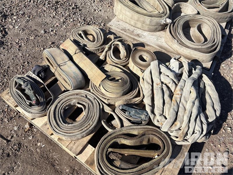 Quantity of (2) Pallets of Straps Outros componentes