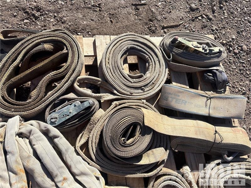Quantity of (2) Pallets of Straps Outros componentes