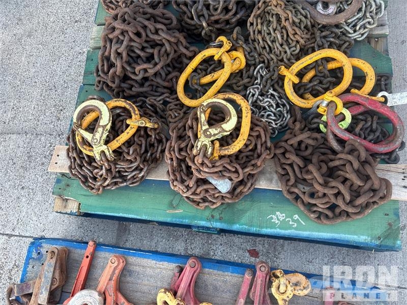  Quantity of (2) Pallets of Chains and Binders Diger parçalar