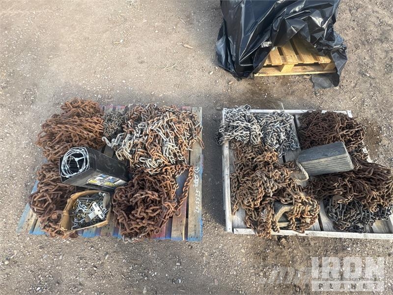 Quantity of (2) Pallets of Wheel chains Outros componentes