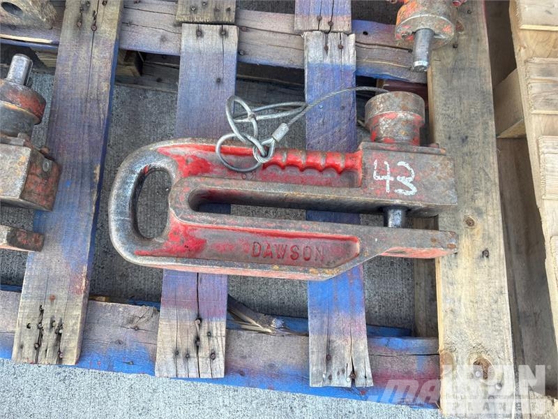 Quantity of (2) Pallets of Glimmers Utilaje construcții - Altele