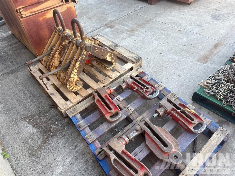 Quantity of (2) Pallets of Glimmers Utilaje construcții - Altele