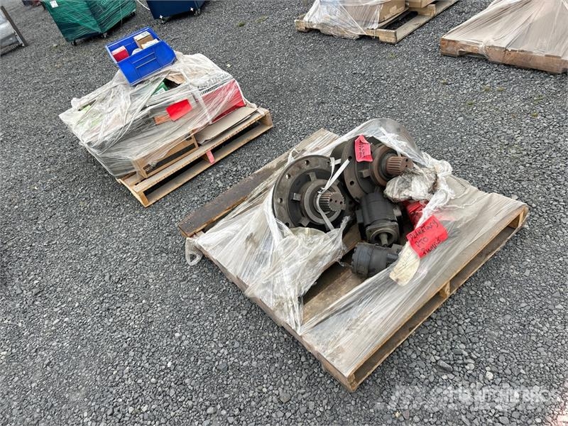  Quantity of (2) Pallets of Misc. Parts トラック・トレーラー - 　その他