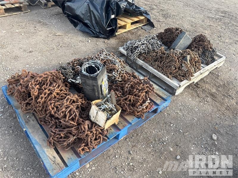 Quantity of (2) Pallets of Wheel chains Outros componentes