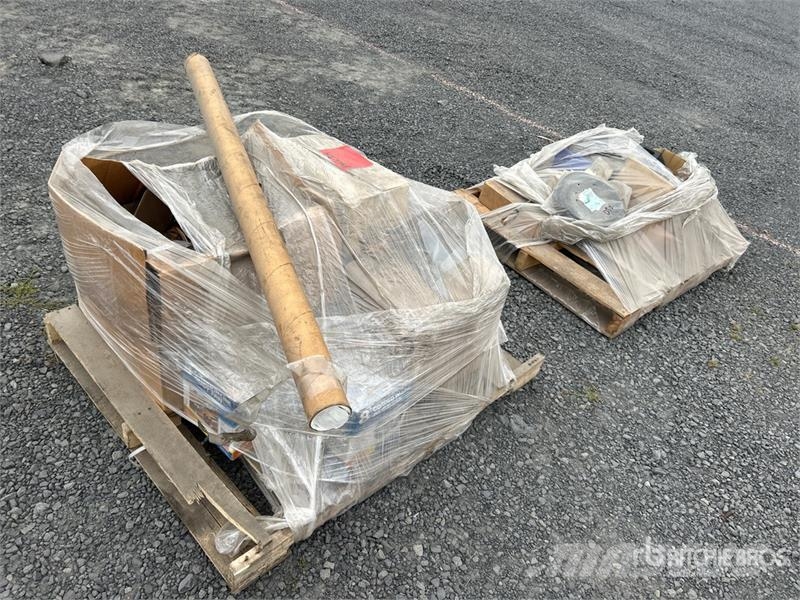  Quantity of (2) Pallets of Misc. Parts トラック・トレーラー - 　その他