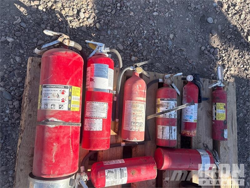 Quantity of (2) Pallets of Fire Extinguisher Outros componentes
