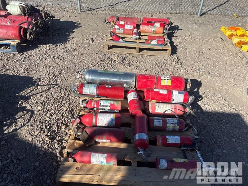 Quantity of (2) Pallets of Fire Extinguisher Outros componentes