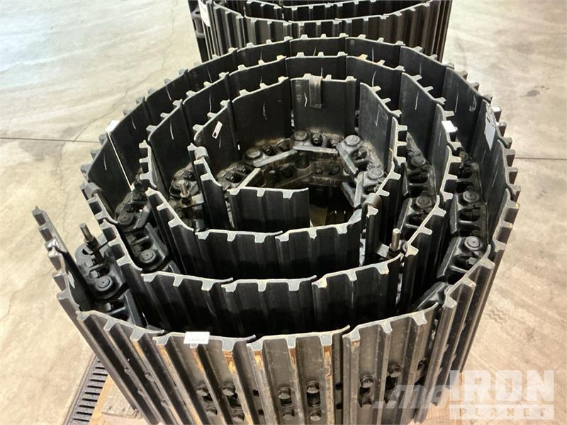 Quantity of (2) Pallets of 24 in Tracks - Fits Cat Outros componentes
