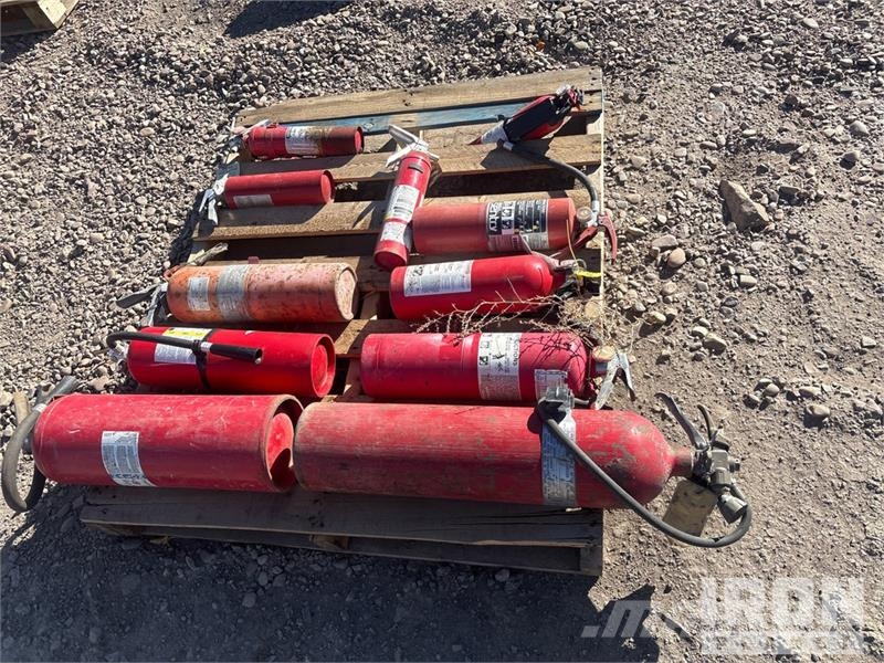Quantity of (2) Pallets of Fire Extinguisher Outros componentes