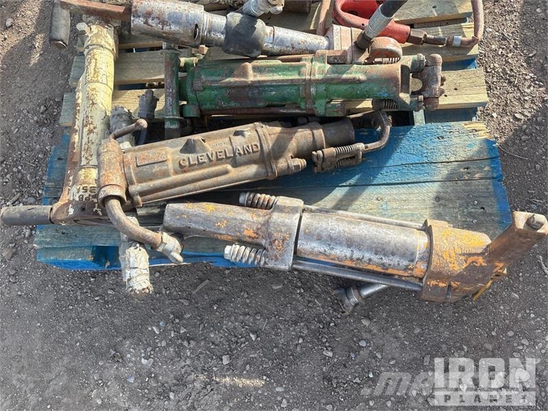Quantity of (2) Pallets of Pneumatic jackhammers, Outros componentes