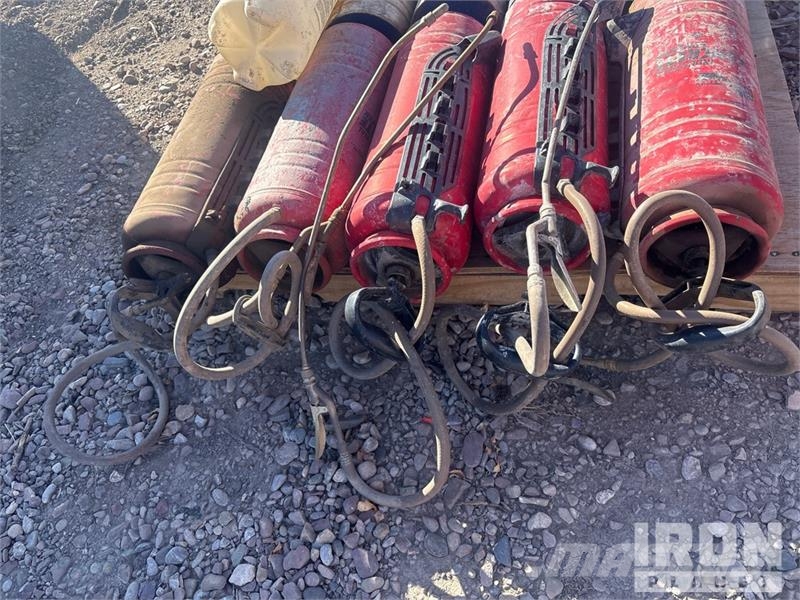 Quantity of (2) Pallets of Concrete Sprayers 建設機械 - その他