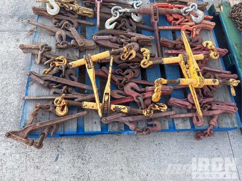  Quantity of (2) Pallets of Chains and Binders Diger parçalar
