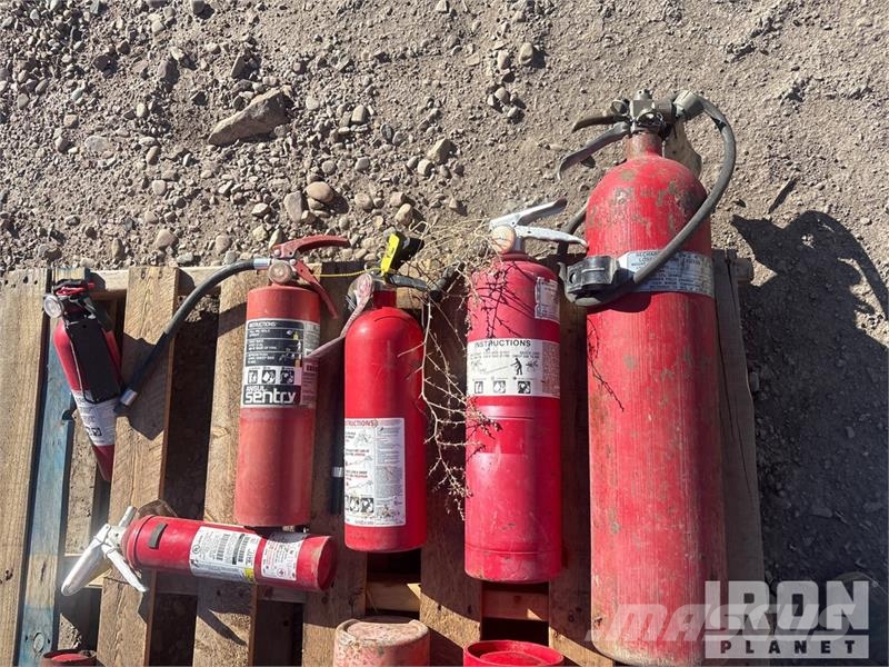 Quantity of (2) Pallets of Fire Extinguisher Outros componentes