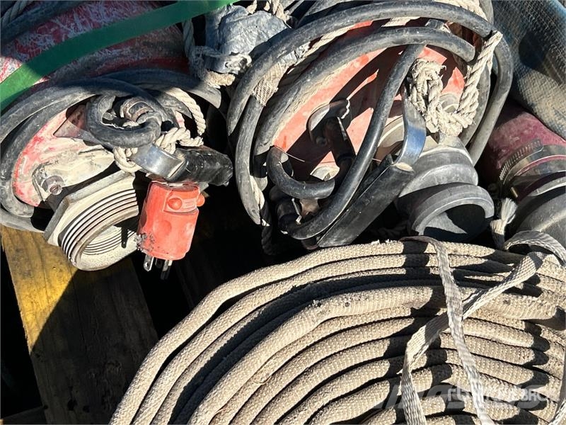  Quantity of (2) Pumps and (4) Hoses Bombas de água