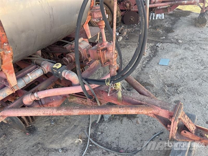 Quantity of (2) S/A Potato Planter Trailer مقطورات أخرى