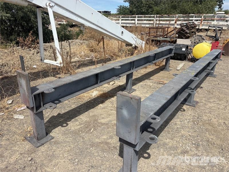 Quantity of (2) Saw horses Other components