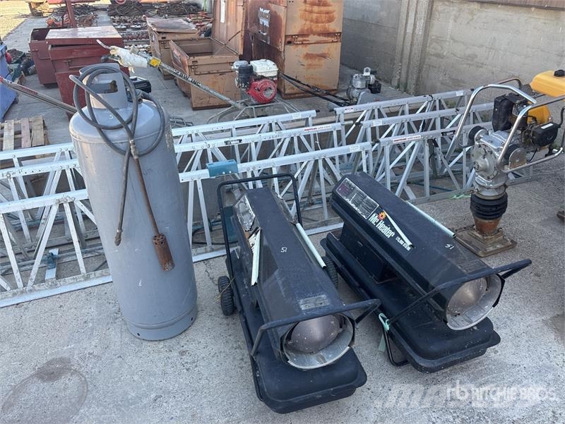 Quantity of (2) Space Heater Kühl- und Heizsysteme