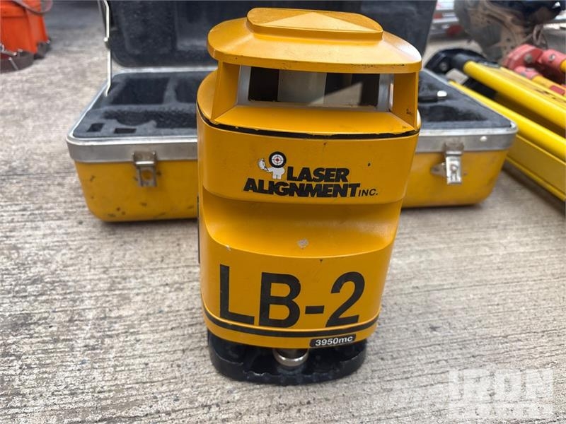 Quantity of (2) Spectra LB-2 2 laser levels with 2 Instrumenti, merilna in avtomatizacijska oprema
