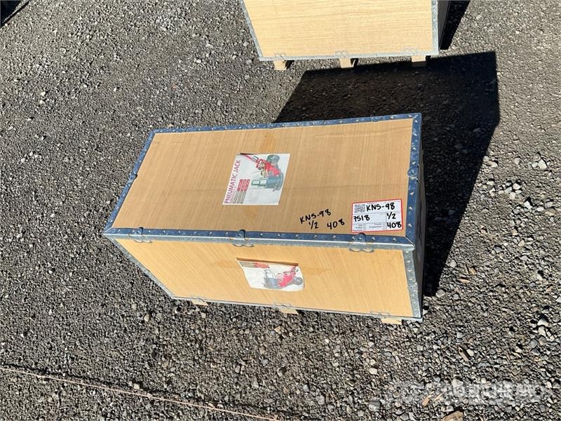 Quantity of (2) STARVOX JB80T 80 ton Pneumatic/Hy Sonstige Baumaschinen