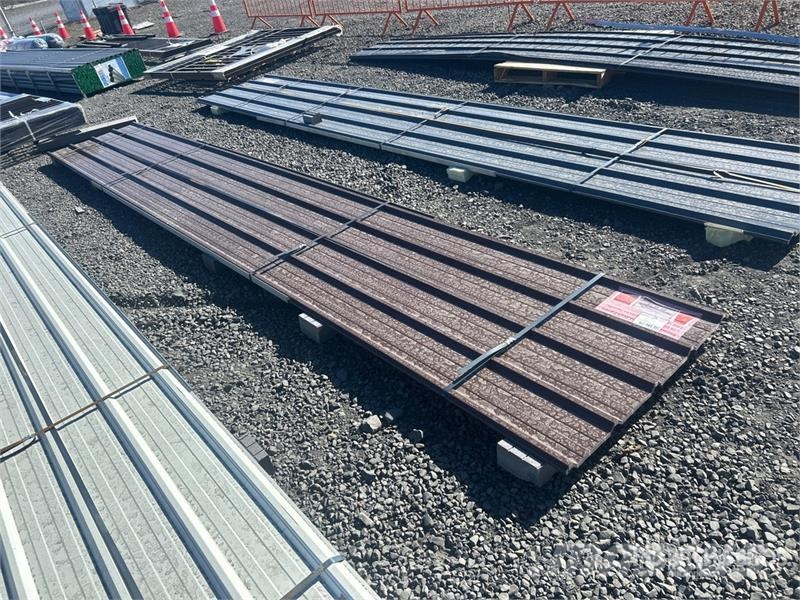  Quantity of (20) 20 ft x 3 ft Brown Metal Roof Pan المصاعد والرافعات المادية