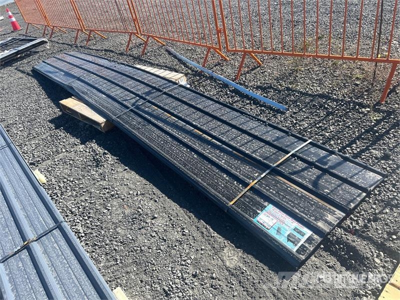  Quantity of (20) 20 ft x 3 ft Black Metal Roof Pan المصاعد والرافعات المادية