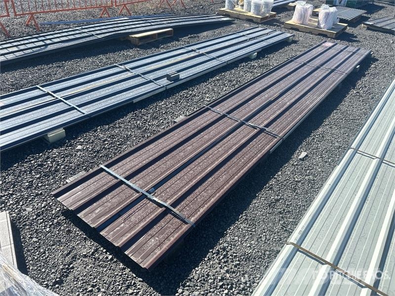  Quantity of (20) 20 ft x 3 ft Brown Metal Roof Pan المصاعد والرافعات المادية