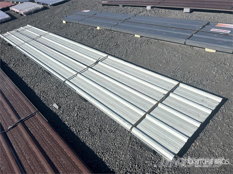  Quantity of (20) 20 ft x 3 ft White Metal Roof Pan المصاعد والرافعات المادية
