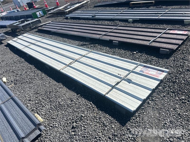  Quantity of (20) 20 ft x 3 ft White Metal Roof Pan المصاعد والرافعات المادية